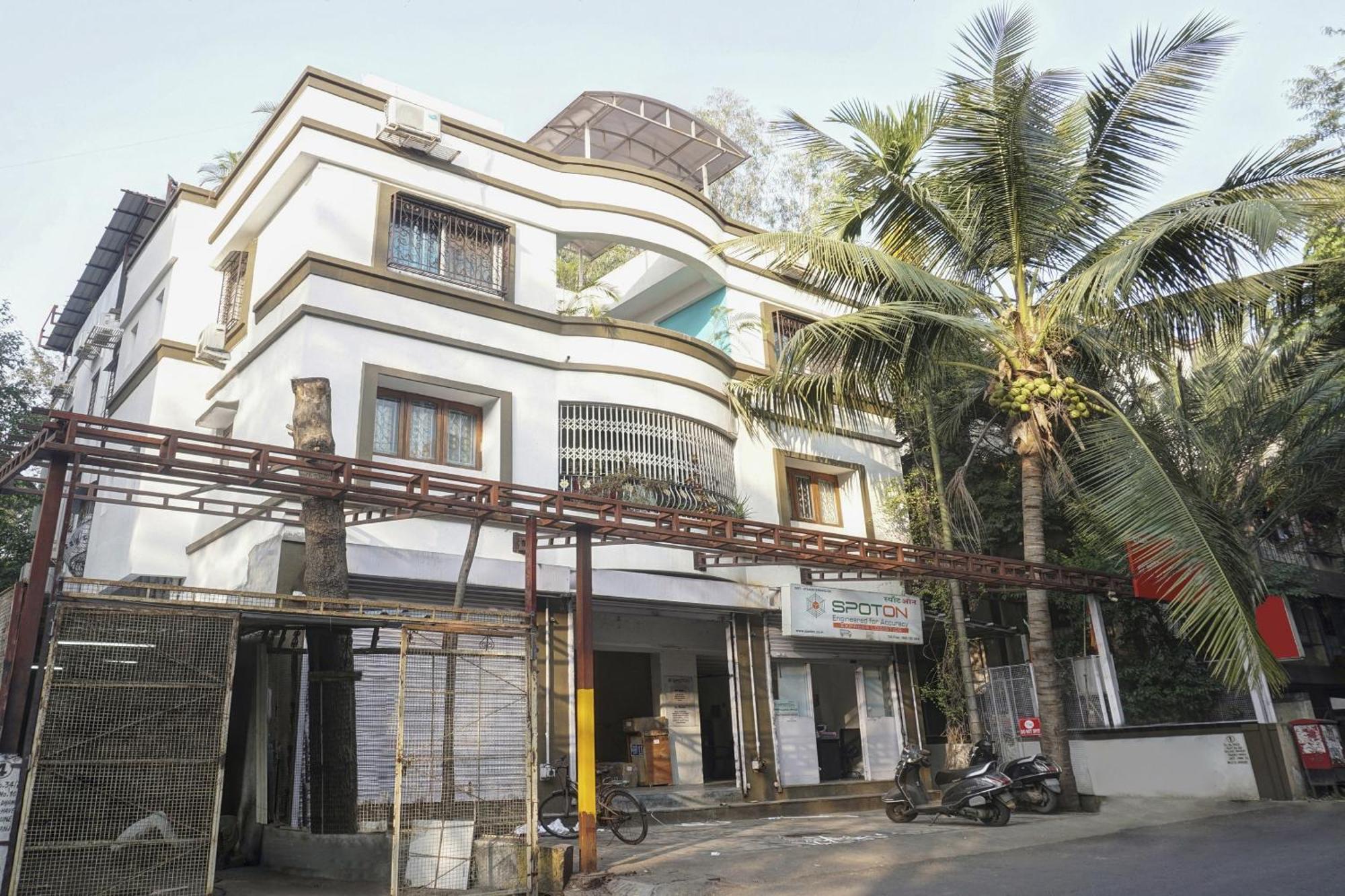 Super Townhouse The Upper Room Near Pune Airport Lohogaon Exterior foto